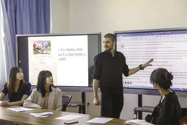 云南网：昆明文理学院外语学霸团凭实力“出圈”